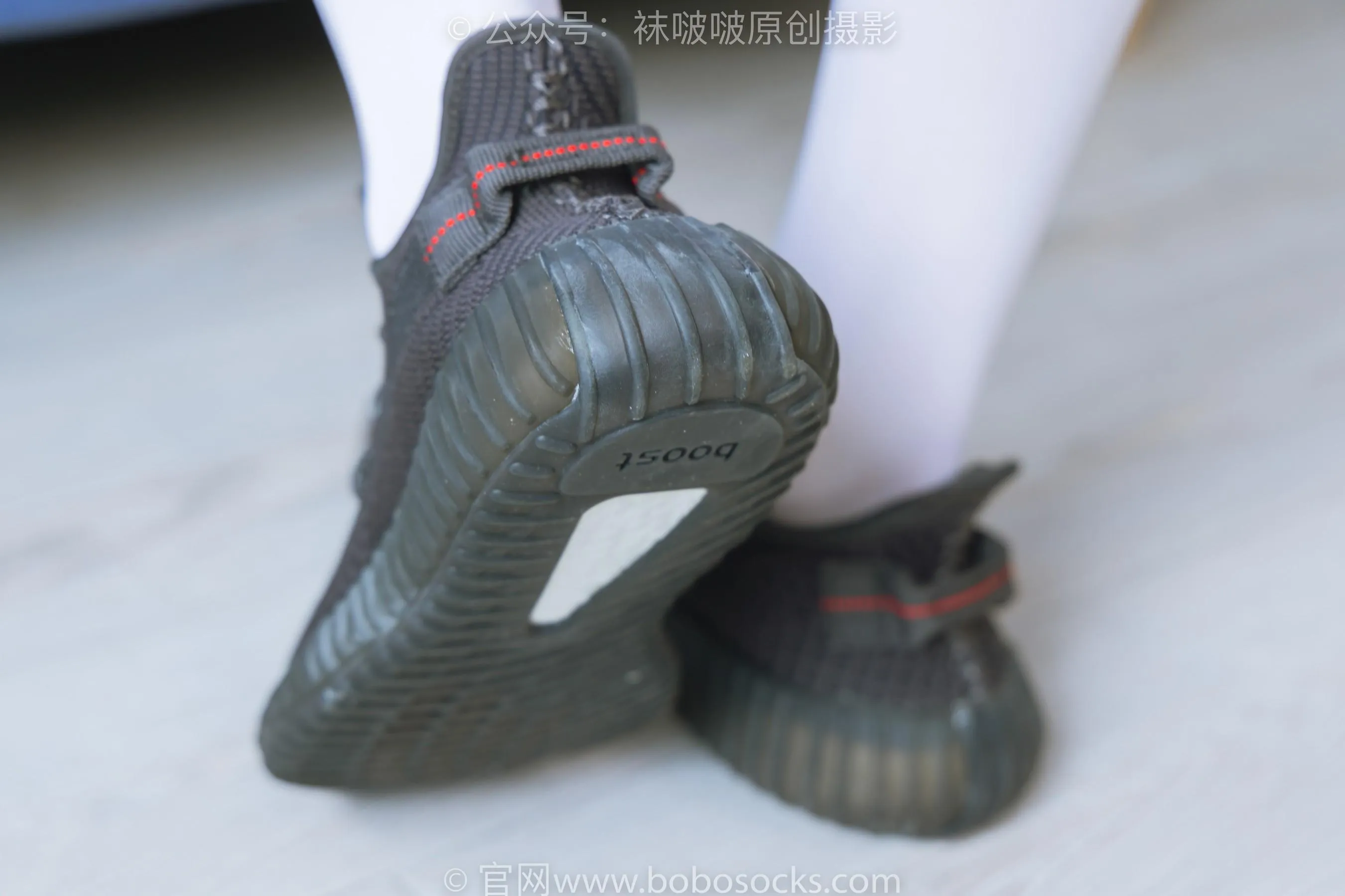 [BoBoSocks袜啵啵]NO.214 小沫-黑色运动鞋、厚白丝 [89P]插图5